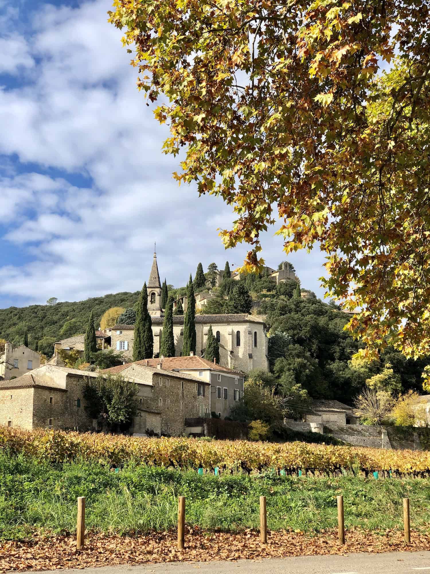 Vue du village de La Roque-sur-Cèze, classé parmi les plus beaux villages de France